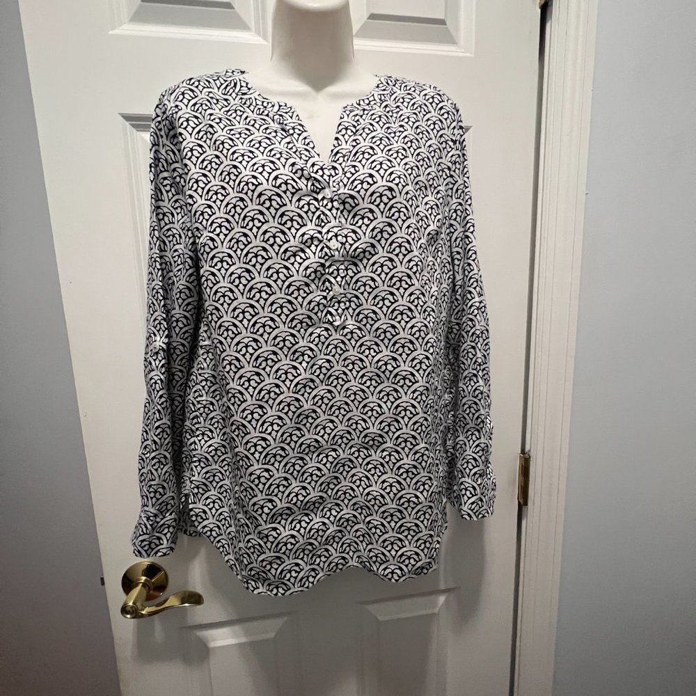 Talbots NWT size small  100% linen blue and white blouse